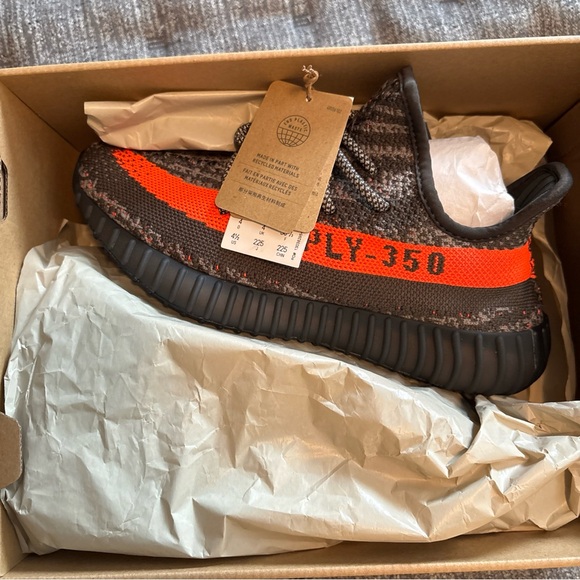 Adidas Size 4.5 US - Yeezy Boost 350 V2 - Picture 6 of 7